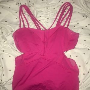 HOT PiNK Lu Lu Lemon tank!!🤩🤩